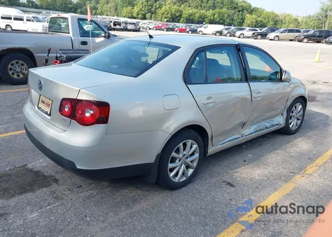 2010 Volkswagen Jetta Limited Edition из США, поврежденный, VIN 3VWRZ7AJ8AM158613